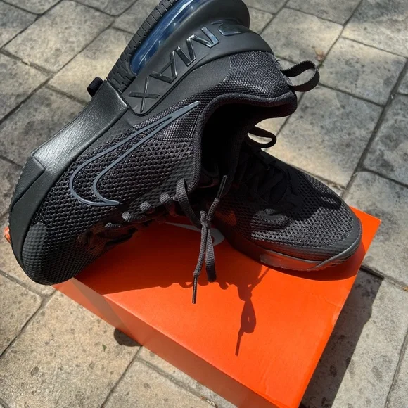 Nike Air Max Men's Black Sneakers - Picture 12 of 15